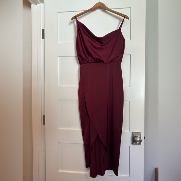 Showpo SISTERS BY HEART DRESS IN MULBERRY SATIN - Picture 2 of 2